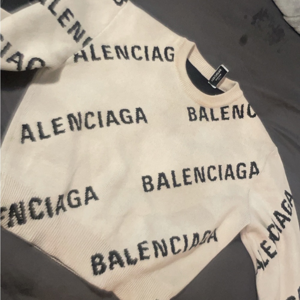Balenciaga sweater white and black